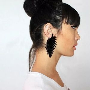 STATEMENT EARRINGS